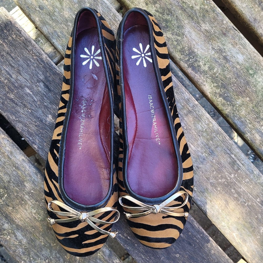 Isaac Mizrahi Tiger Print Suede Ballet Flats Animal Print Slip On Shoes 9 - Picture 10 of 10